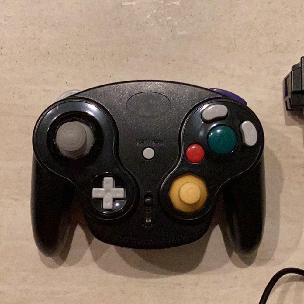 Gamecube Wireless Controller & Wired Controllers … - image 2
